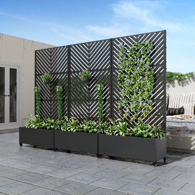movable planter screen